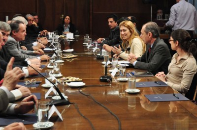 “Hoy más que nunca tenemos que estar unidos y organizados”, defendió Giorgi la política industrial, al recibir a la Cgera